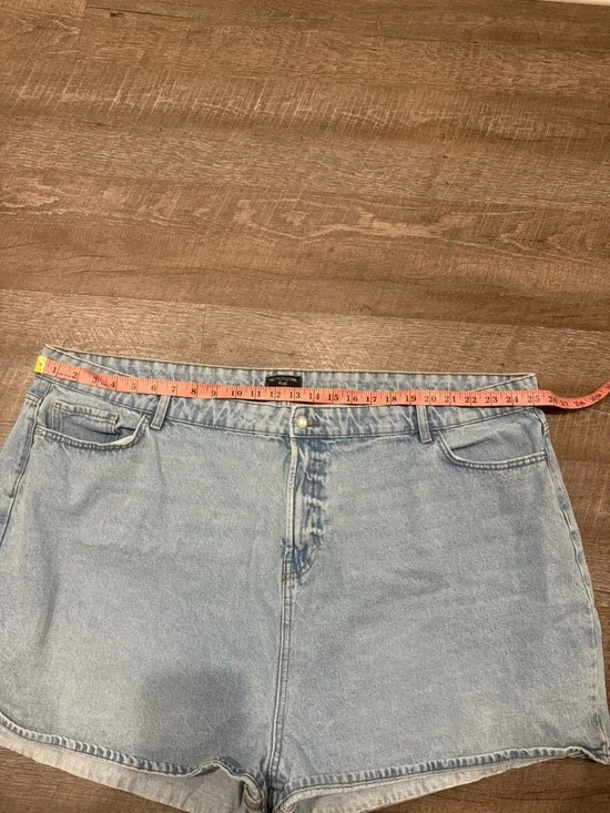 PrettyLittleThing Blue High-Rise Denim Shorts. size 26 plus size - Picture 2 of 4